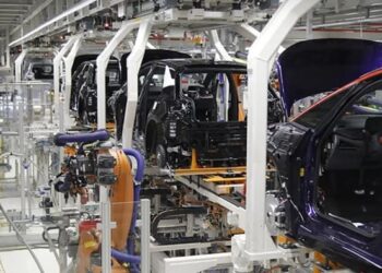 Bosch, VW, Daimler: Η Βιομηχανία της Γερμανίας Βουλιάζει. Χάθηκαν 300.000 Θέσεις Εργασίας μέσα σε δύο χρόνια