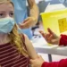 Ο Δρ. Σουχαρίτ Μπακντί Προειδοποιεί ότι τα Εμβόλια mRNA κατά του Covid «Συντομεύουν τη Ζωή των Ανθρώπων»