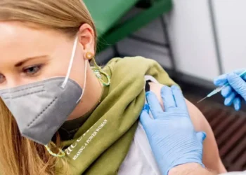 Επιστήμονες Προειδοποιούν για Θανατηφόρες “Ανωμαλίες” που Εμφανίζονται τώρα εξαιτίας των “Ενισχυτικών” δόσεων των “Εμβολίων” mRNA