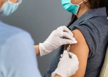 ΤΟ ΧΑΒΑ ΤΟΥΣ! ΕΟΔΥ: Πηγαίνετε να κάνετε το εμβόλιο κατά του Covid