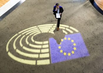 Στην Ευρώπη Εγκαθιδρύεται Σύστημα Κατασκοπείας Όλων στιλ “Big Brother” –  Τέλος στην Ιδιωτικότητα Λένε Signal & το AfD