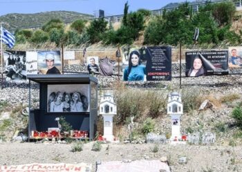 «Έκρηξη» στη δίκη για τα Τέμπη: «Μου δώσατε την κόρη μου καμένη» – Αποχώρησε η έδρα!
