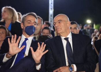 «Αντουανέτες στο Πεντάγωνο» που δεν ακούν τους στρατιωτικούς που φωνάζουν ότι διαλυόμαστε!