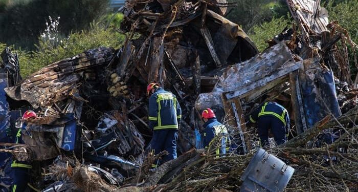 Σοκάρει νέα έκθεση για τα Τέμπη. Ο Κοκοτσάκης παρουσιάζει τεχνική αναφορά, με την οποία καταρρίπτει τα ψέματα της κυβέρνησης για το πολύνεκρο έγκλημα.