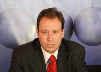 Ζωγράφος Δικηγόρος: Αν κάποιος σας ζητήσει προσωπικό αριθμό για συναλλαγή με το Δημόσιο, στείλτε τον στον εισαγγελέα.