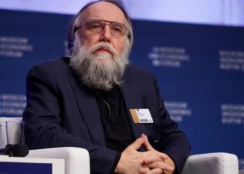 ΝΤΟΥΓΚΙΝ: Τόμαχοκ, Πυρηνικό Ρίσκο & Αποχαιρετισμός του Τραμπ από το MAGA