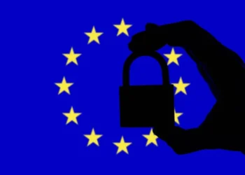 Επέρχεται το “Μεγάλο Λόκνταουν”: Η ΕΕ Σχεδιάζει την Εξάλειψη Mετρητών & Οικονομικής Ελευθερίας (Βίντεο)
