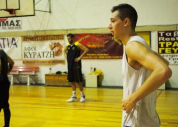 Ένα αστέρι του basketball, o Ηρακλής Χατζόβουλος, δεν μένει πια εδώ. Πέθανε κι εκείνος ξαφνικά έχοντας ζήσει μόλις 28 χρόνια