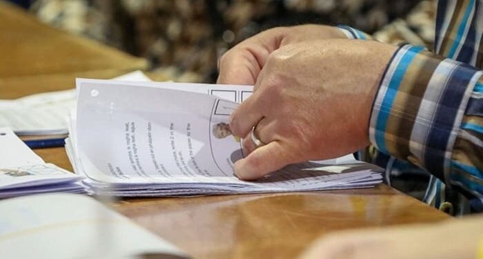 Η Απάτη που ονομάζεται “Δημοκρατία” Πέθανε – Οι Ιρλανδοί είναι οι Πρώτοι που Αρνούνται να Ψηφίσουν Μαζικά