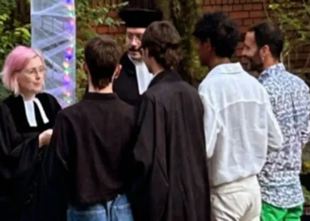 Πολυγαμία στην ΕΕ: Οι woke «εκκλησίες» στέφουν τα όργια και στρώνουν τον δρόμο στα «χαρέμια» του Ισλάμ