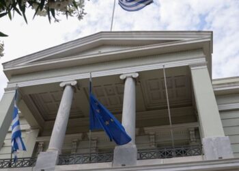 Ελληνική απάντηση στην επίθεση της Ζαχάροβα: «Απειλές κατά κυρίαρχων κρατών αυτοδικαίως απορρίπτονται»