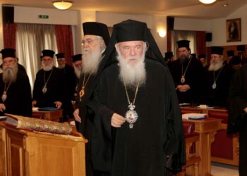 ΦΑΣΚΙΩΜΕΝΗ ΙΕΡΑΡΧΙΑ… Γιατί ἡ  Ἱερὰ Σύνοδος ταυτίστηκε ἀπόλυτα μὲ τὶς κυβερνητικὲς ἀποφάσεις περὶ προσωπικοῦ ἀριθμοῦ καὶ ψηφιακῶν ταυτοτήτων!