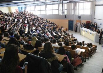 Αγγελική Burriel: Χώροι που «σμιλεύονται επαγγελματίες»…., αλλά η κα Κοβέσι είναι εκτός…!!