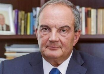 Νέες βόμβες Καραμανλή κατά Μητσοτάκη για τους αγρότες