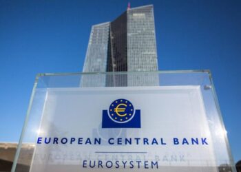 ΕΚΤ προς τις κυβερνήσεις της Ε.Ε.: «Οι πολίτες έχουν εγγυημένο δικαίωμα πληρωμής με μετρητά – Τράπεζες και επιχειρήσεις οφείλουν να προσαρμοστείτε»