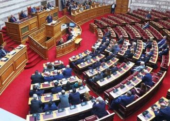 «Εξαφανίστηκαν» τα Χριστούγεννα οι βουλευτές της ΝΔ