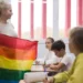 Το Ηνωμένο Βασίλειο εφαρμόζει οργουελιανή καταστολή των μαθητών με «τοξικές ιδέες»