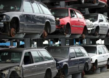 Στην πρέσα τα παλιά ΙΧ! Τα σκληρά κριτήρια της ΕΕ που θα σας αναγκάσουν να πετάξετε το αμάξι σας στα σκουπίδια
