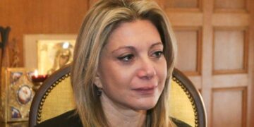 Όλος ο ελληνικός λαός με την Μαρία Καρυστιανού για την πρωτιά.