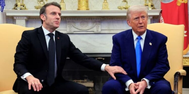 Απίστευτο και σοκαριστικό – Ο Trump διέσυρε δημοσίως τον Macron: Μου κλαψούριζε: Σε ικετεύω, κύριε, θα κάνω ό,τι θέλεις