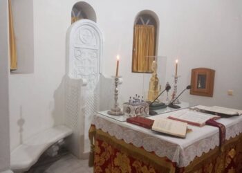 ΠΡΩΤΗ ΑΦΑΙΡΕΣΗ ΤΟΥ ΕΣΤΑΥΡΩΜΕΝΟΥ ΑΠΟ ΤΗΝ ΑΓΙΑ ΤΡΑΠΕΖΑ ΣΤΗΝ ΚΡΗΤΗ ΙΕΡΑΠΕΤΡΑ!