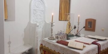 ΠΡΩΤΗ ΑΦΑΙΡΕΣΗ ΤΟΥ ΕΣΤΑΥΡΩΜΕΝΟΥ ΑΠΟ ΤΗΝ ΑΓΙΑ ΤΡΑΠΕΖΑ ΣΤΗΝ ΚΡΗΤΗ ΙΕΡΑΠΕΤΡΑ!