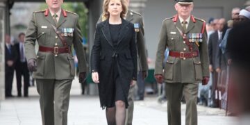 Ο πρώην Πρόεδρος της Ιρλανδίας Ισχυρίζεται ότι ο Βρεφικός Βαπτισμός Παραβιάζει τα «Δικαιώματα των Παιδιών»