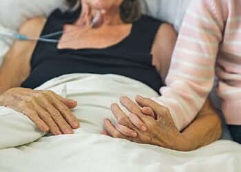 Καναδή γυναίκα υποβλήθηκε σε ευθανασία «ενάντια στη θέλησή της» αφού ο σύζυγός της κουράστηκε να την φροντίζει.