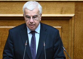 Σιμόπουλος: «Να ξεφουσκώσουμε τα λάστιχα των τρακτέρ όπως έκανε ο Σημίτης»