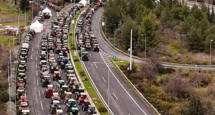 Ώρα μηδέν – Τα 62 αγροτικά μπλόκα αποφάσισαν μάχη μέχρι τέλους: Κλιμάκωση, 48ωρο μπλακ άουτ στις κύριες οδικές αρτηρίες από 8/1
