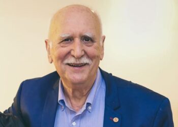 Γιώργος Παπαδάκης> Mε 5 εμβόλια COVID-19 (για τα οποία μετανόησε on camera) έπαιξε τη ζωή του ρώσικη ρουλέτα. Σήμερα (4/1/2026) την έχασε