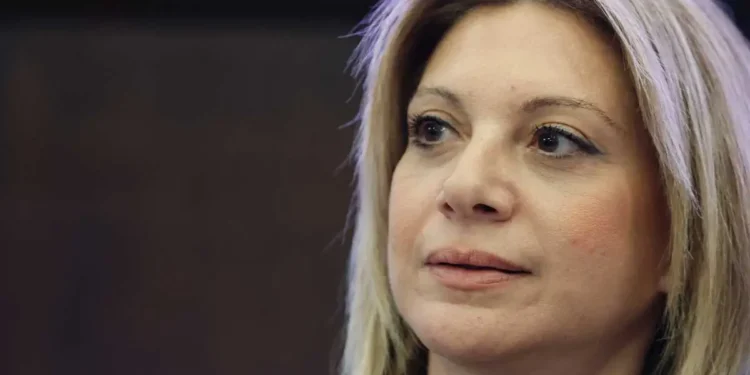Αμβλώσεις: Το «προοδευτικό» μπλοκ λύσσαξε με την Καρυστιανού και τα δικαιώματα των αγέννητων παιδιών!