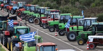 Οι αγρότες δεν πάνε Μαξίμου: «Όχι» από τα μπλόκα σε συνάντηση με τον Μητσοτάκη
