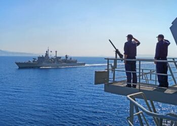 Μαζικές παραιτήσεις στελεχών των Ενόπλων Δυνάμεων: Όποιος μπορεί να φύγει, φεύγει γιατί «δεν έχει να ζήσει»