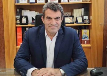 Καταργούν την αργία των Τριών Ιεραρχών στα σχολεία και εισάγουν αργία για τα καρναβάλια !