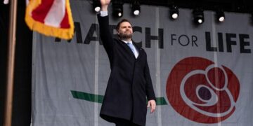 O J.D. Vance στην Πορεία για τη Ζωή: «Η άμβλωση είναι σύγχρονη παγανιστική ανθρώπινη θυσία»
