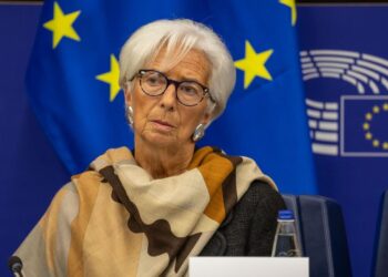Η Λαγκάρντ προφητεύει το χάος! “Θα ζήσουμε σε έναν κόσμο διαλυμένο και γεμάτο σοκ”