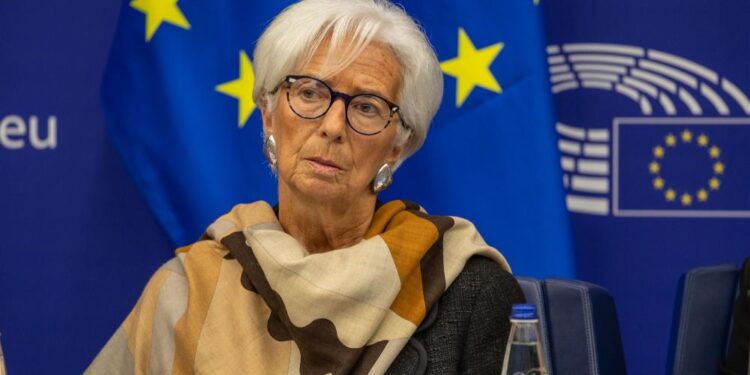 Η Λαγκάρντ προφητεύει το χάος! “Θα ζήσουμε σε έναν κόσμο διαλυμένο και γεμάτο σοκ”
