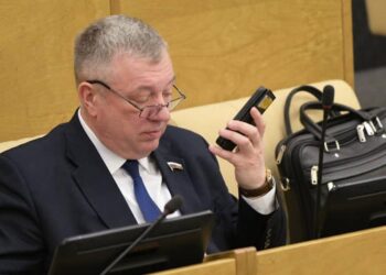 Κόπηκε “τιμολόγιο” από τον Πούτιν ; Ρώσος Βουλευτής της Δούμας: Ο Ζελένσκι είναι τρομοκράτης και αυτός και η κλίκα του θα εξοντωθούν