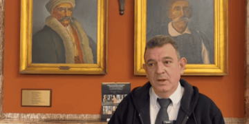 ΝΙΚΟΛΑΟΣ ΠΑΠΑΔΟΠΟΥΛΟΣ: ΝΤΡΟΠΗ ΣΤΗΝ ΕΘΝΙΚΗ ΠΙΝΑΚΟΘΗΚΗ – ΤΙΜΟΥΝ ΤΟΥΣ ΥΒΡΙΣΤΕΣ, ΑΠΟΡΡΙΠΤΟΥΝ ΤΗΝ ΙΣΤΟΡΙΑ.