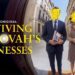 «ΕΠΙΖΩΝΤΕΣ ΤΩΝ ΜΑΡΤΥΡΩΝ ΤΟΥ ΙΕΧΩΒΑ» (HBO): ΜΑΡΤΥΡΙΕΣ ΠΟΥ ΣΠΑΖΟΥΝ ΤΗ ΣΙΩΠΗ ΔΕΚΑΕΤΙΩΝ