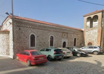Έκθεση όπλων μέσα σε εκκλησία στο Αιτωλικό