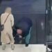 Ιταλία: Στιγμές πανικού σε σούπερ μάρκετ – Άνδρας άρπαξε από τα πόδια κοριτσάκι 18 μηνών και προσπάθησε να το απαγάγει από τη μητέρα του