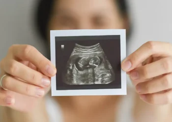 Ελλάδα: 46 δημόσια νοσοκομεία δεν κάνουν εκτρώσεις και κάποιοι δημοσιογράφοι… «αφρίζουν» – Εμείς θα πούμε συγχαρητήρια!