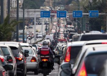 «Ραβασάκια φωτιά από ΑΑΔΕ: Πρόστιμα έως 1.000€ σε χιλιάδες κατόχους οχημάτων – Πότε ξεκινούν και ποιους χτυπάνε»