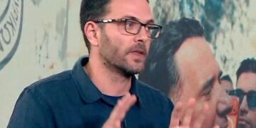 Κ. ΑΡΒΑΝΙΤΗΣ: ΟΛΟΙ ΜΑΖΙ ΣΟΥ ΣΥΝΑΔΕΛΦΕ, ΠΑΡΟΛΟ ΠΟΥ ΕΣΥ, ΑΥΤΟΥΣ ΠΟΥ ΣΗΜΕΡΑ ΣΕ ΣΤΗΡΙΞΑΝ, ΚΑΠΟΤΕ ΤΟΥΣ ΛΟΙΔΩΡΟΥΣΕΣ, ΠΑΡΕΑ ΜΕ ΤΟΝ ΓΕΩΡΓΙΑΔΗ ΚΑΙ ΑΛΛΟΥΣ…