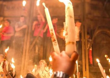 Αγιοταφίτες πατέρες… Το Άγιον Φως θα βγει και φέτος χωρίς παρουσία πιστών!