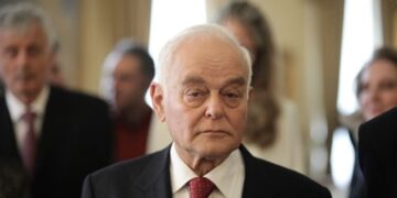 Δρ Παναγόπουλος Αλέξιος: Καθ. Αντώνης Μανιτάκης και το Σύνταγμα σε καιρό κρίσης.