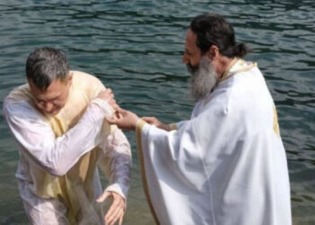 Χάντζος: Απάντηση στήν κυρία Κουρεντζή. Αμερικανός στρατιωτικός ταξίδεψε μέχρι την Βέροια για να βαφτιστεί χριστιανός