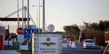 Κύπρος σε συναγερμό: Αναχαιτίστηκαν δύο drones προς Ακρωτήρι – Εκκενώθηκε το αεροδρόμιο Πάφου, σπεύδουν ελληνικές φρεγάτες